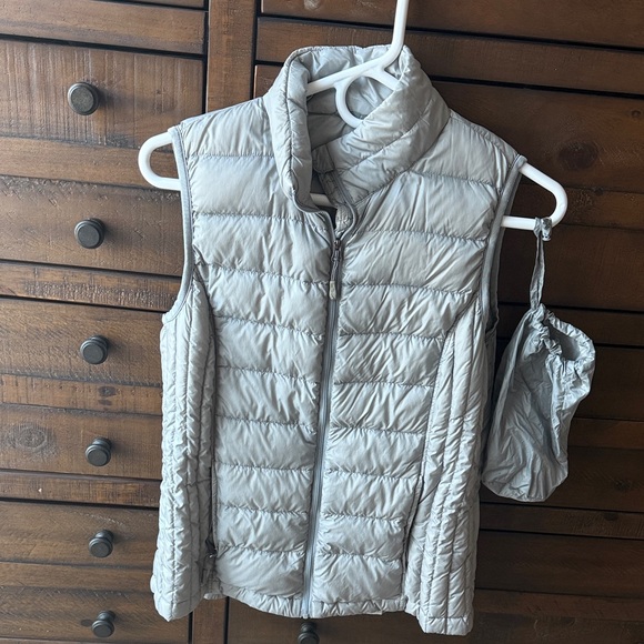 32 Degrees Light Gray Quilted Vest - Picture 1 of 2